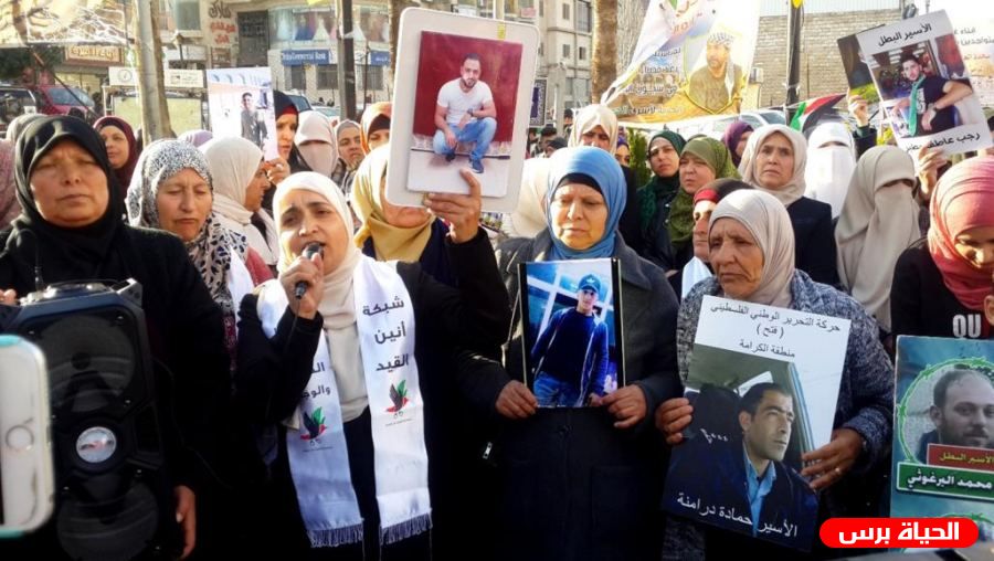 عائلات الأسرى تدعو المجتمع الدولي للضغط على إسرائيل لإنهاء جرائم التعذيب بحق أبنائهم